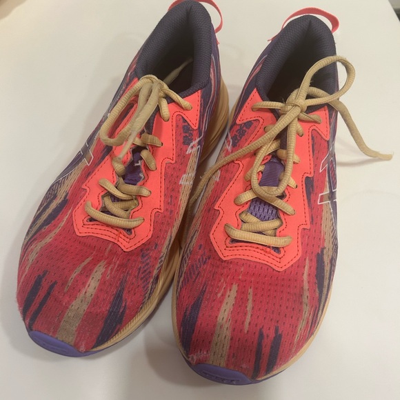Asics Kids Sneakers - Red and Purple Sz 5.5 - Picture 1 of 5